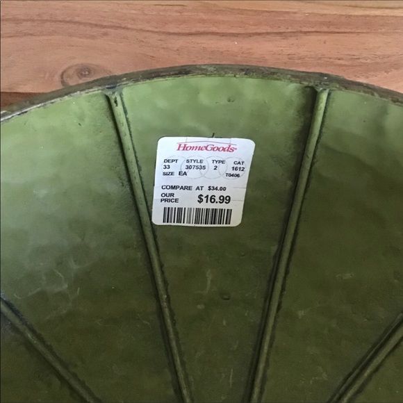 Two (2) Large & One (1) Small Distressed Hammered Metal Green Bowls With Lid - Picture 5 of 7